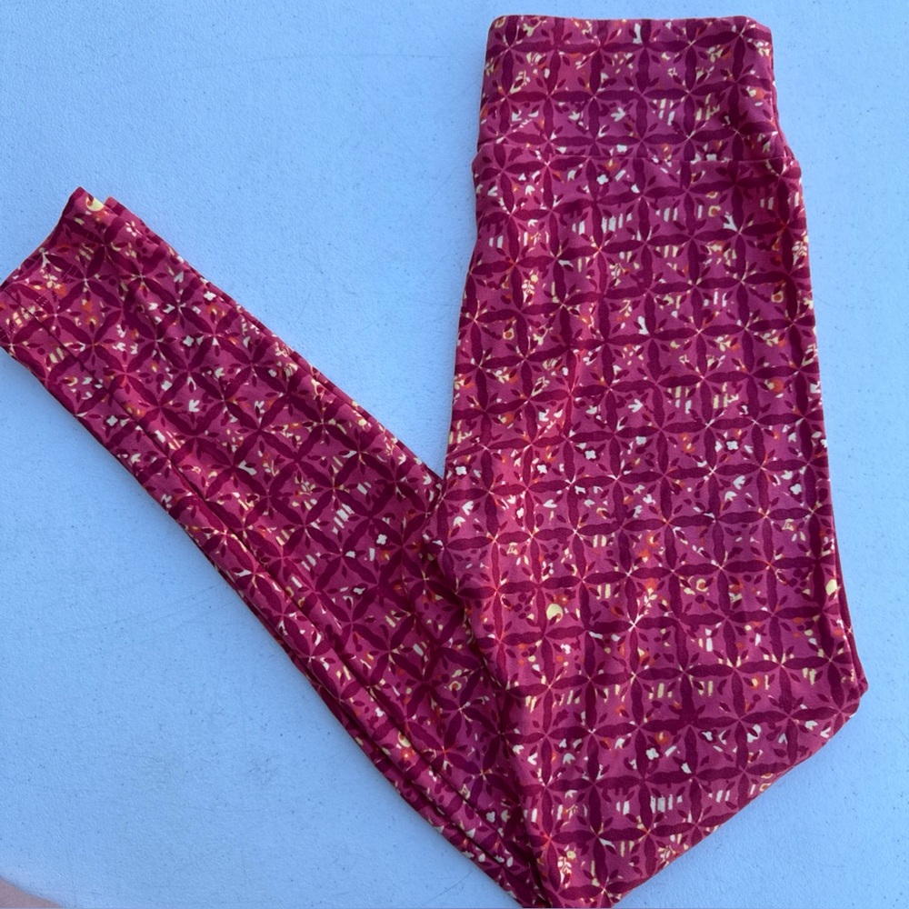 NWOT LuLaRoe OS One Size Women's Pink Patterned Leggings